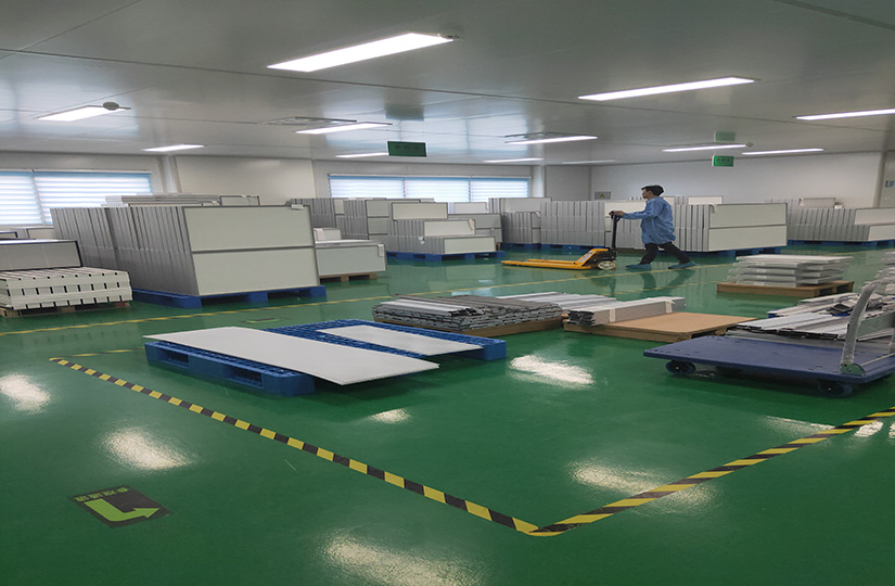 初效過(guò)濾器車間展示